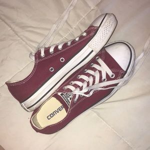 Maroon/burgundy converse